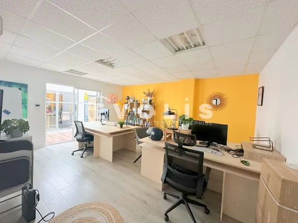 Bureaux - A LOUER - 600 m² non divisibles