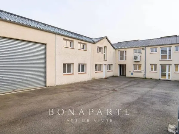 Entrepôt 625 m²