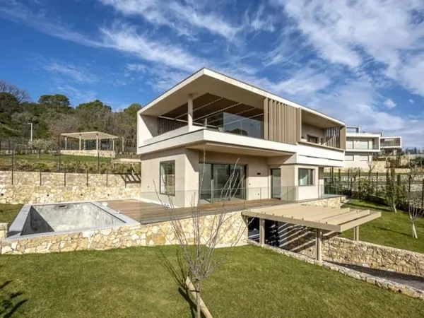 Villa 4 pièces 141 m²