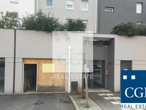 Local industriel 145 m²