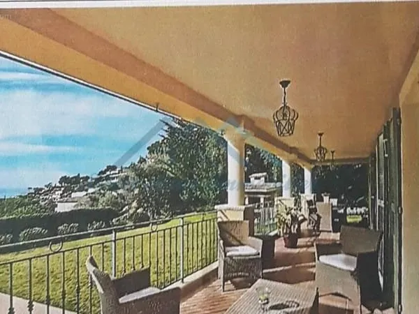 Maison 5 pièces 230 m²