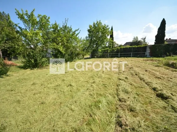 Terrain 645 m²