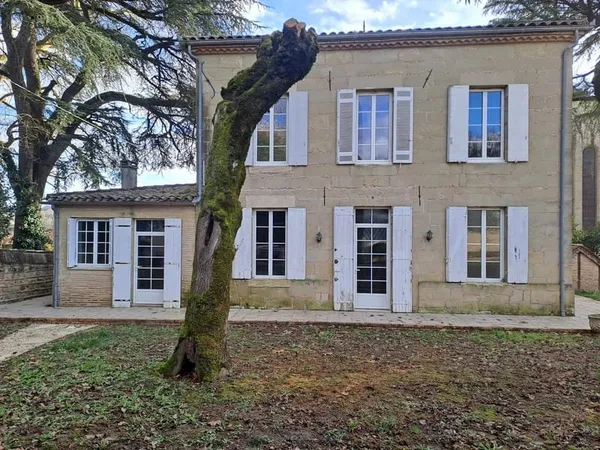 Charmante maison de maître et ses deux maisons d'amis