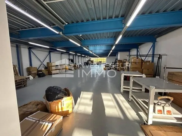 Local d'activité 680 m²