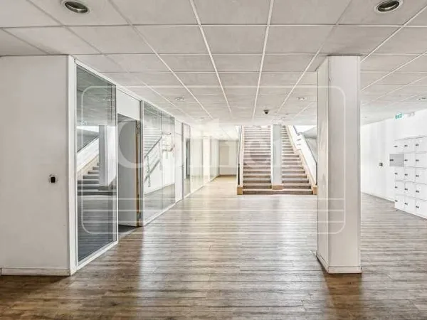 Bureaux 3873 m²