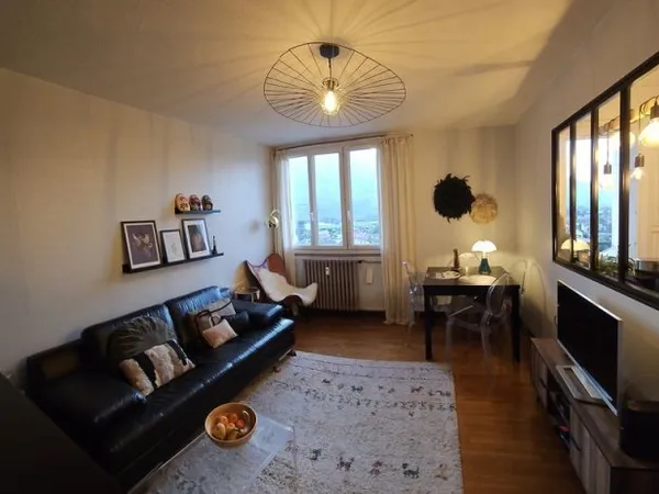 T2 40 m² -Dernier étage avec ascenseur-Vue dégagée-St Egrève