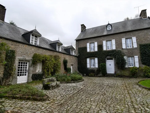 Maison 11 pièces 270 m²