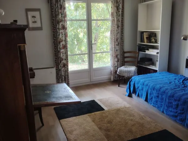 Loue chambre 15m² dans maison