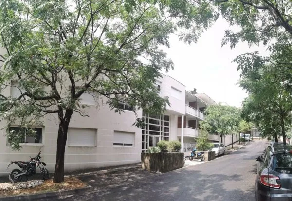CAMPUS DE LAVALETTE, studio meublé de 20 m² avec terrasse de 4,20 m2