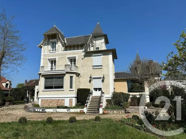 Maison 13 pièces 292 m²