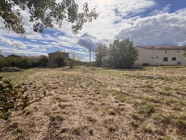 Terrain 1852 m²