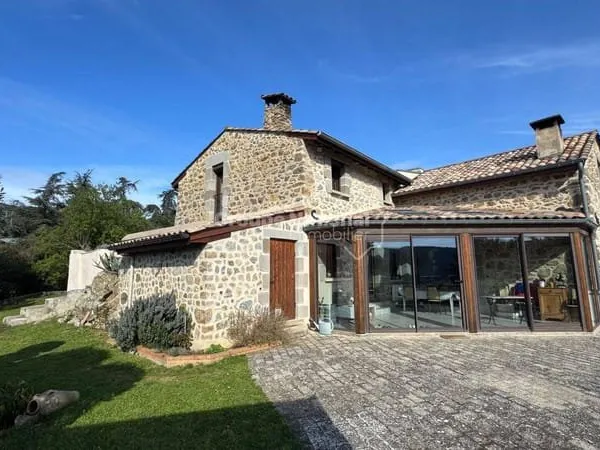Maison 7 pièces 183 m²