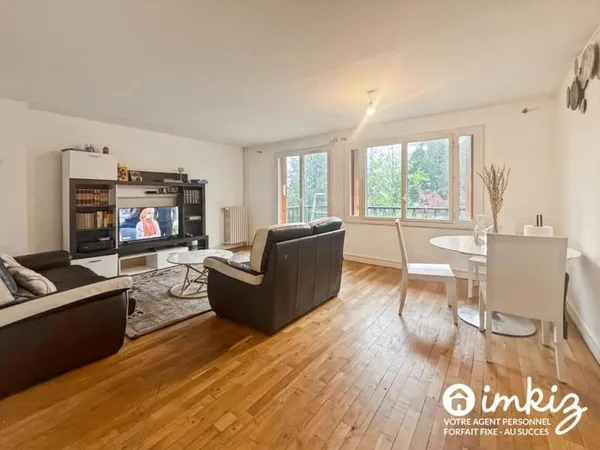 Corbeil-Essonnes: T4 loué de 90m2