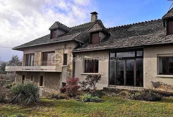 Maison 7 pièces 282 m²