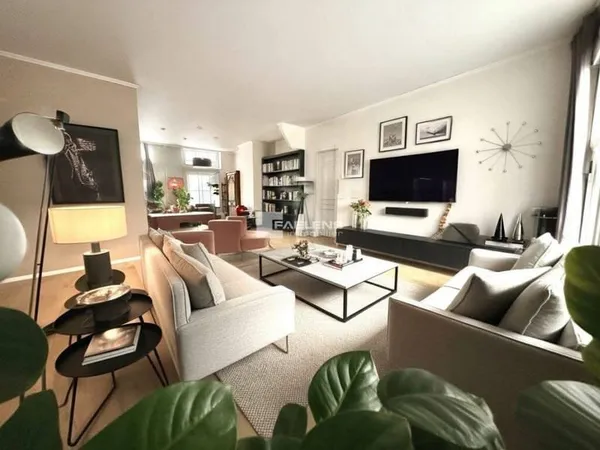 Maison 9 pièces 207 m²