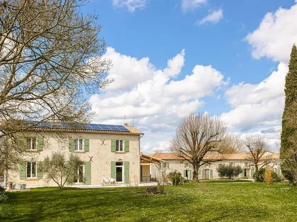 Lora - Domaine d'exception avec activité de gîtes - Charente-Maritime