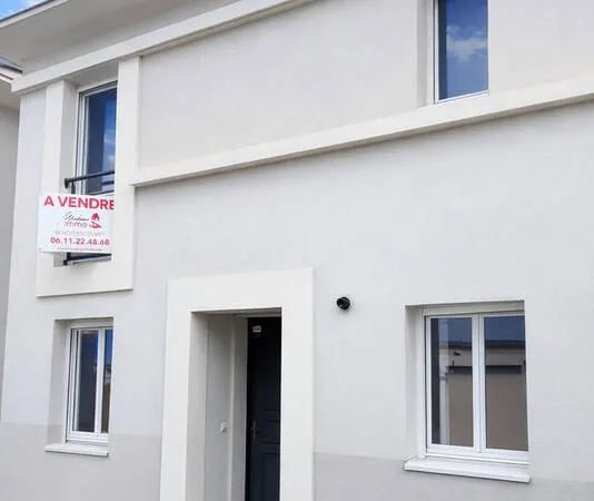 Maison de ville 4 chambres Centre de Saint-Médard-en-Jalles