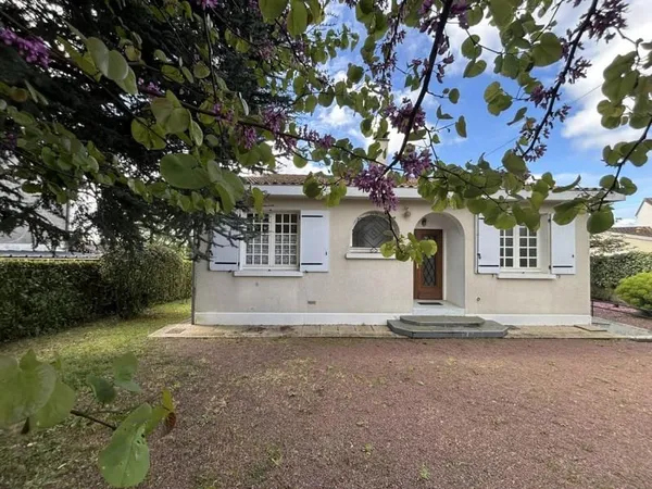 En exclusivité quartier Sainte Pezenne maison de 90 m² avec jardin et garage