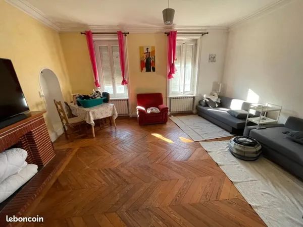 INVESTISSEMENT HAUT RENDEMENT - DUPLEX 140m² + JARDINS + GARAGE Prix net vendeur : 125 000