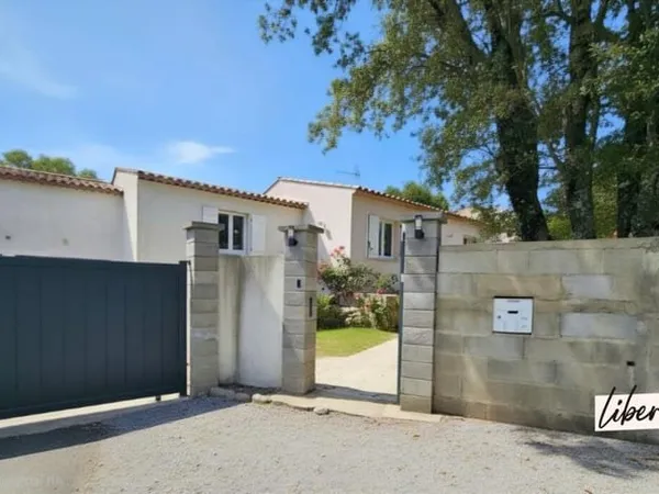 EXCLUSIVITÉ - Maison 4 Chambres 133 m² - Terrain de 1200 m² et 2 Garages