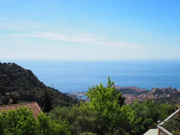 Villa récente 5 pièces - 140 m2 - 3 chambres - Vue mer et Mo