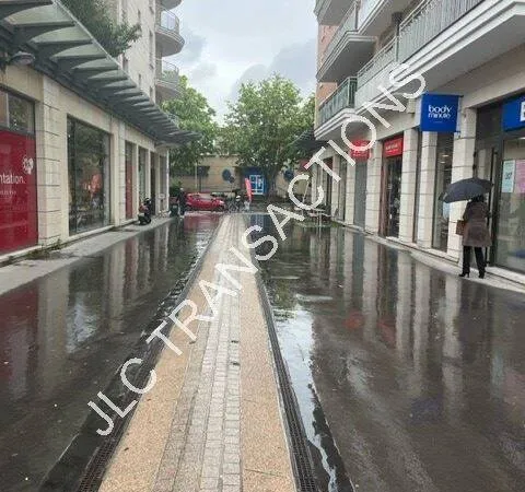 Boutique 74 m²
