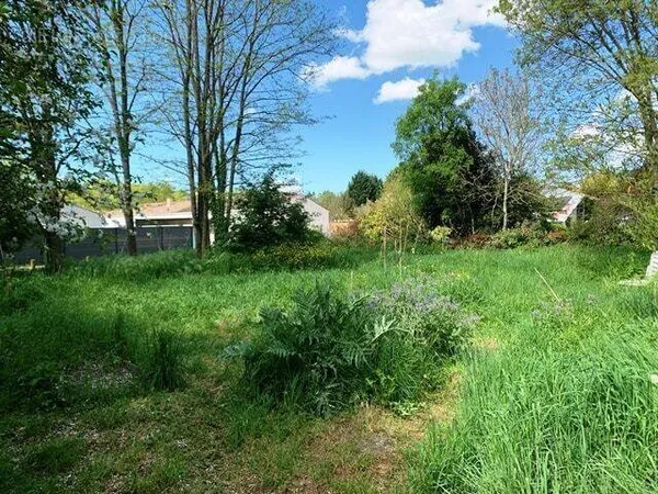 Terrain 781 m² à Benon