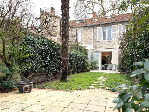 A vendre en hyper centre, maison de 150m² proche du marché quartier du Jardin des plantes