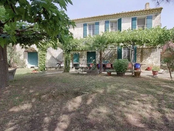 Maison 8 pièces 290 m²