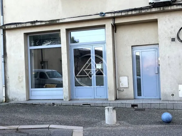 Local commercial - 58 m2 - Bourg de péage