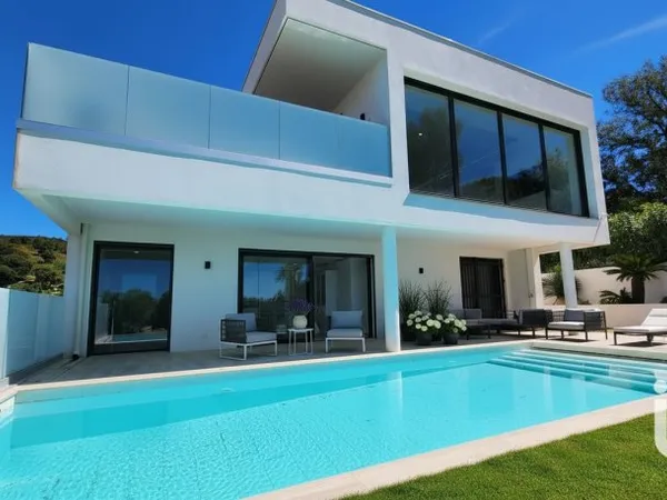 Maison 9 pièces 310 m²