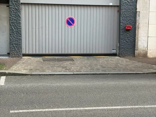 Stationnement Location Issy-les-Moulineaux   100€