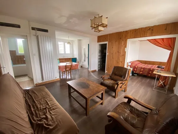 Appartement lumineux avec balcon et garage