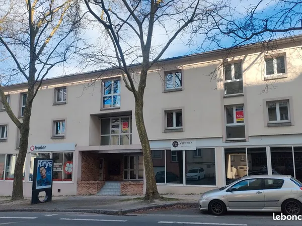 Bureaux 235 m² proche gares d'Orléans et TRAM