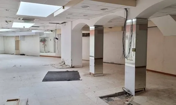 Local commercial 550 m²