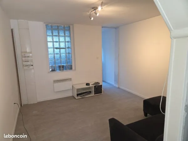 Studio renové 32m2 + exterieur - Proche parc et métro