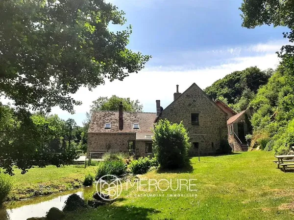 Rare Propriete De Caractere 6,4 Ha