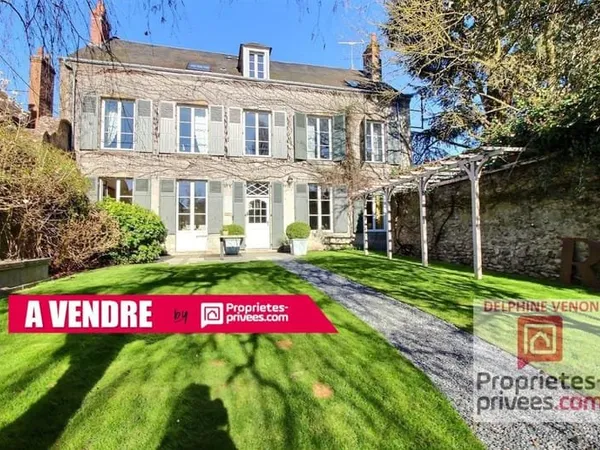 Maison prestige entre Loire et coeur de ville à Châteauneuf Sur Loire sur un parc de 1600 m² dominan