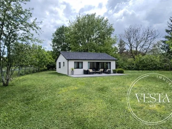 MAREY-SUR-TILLE - Terrain constructible viabilisé de 648m²