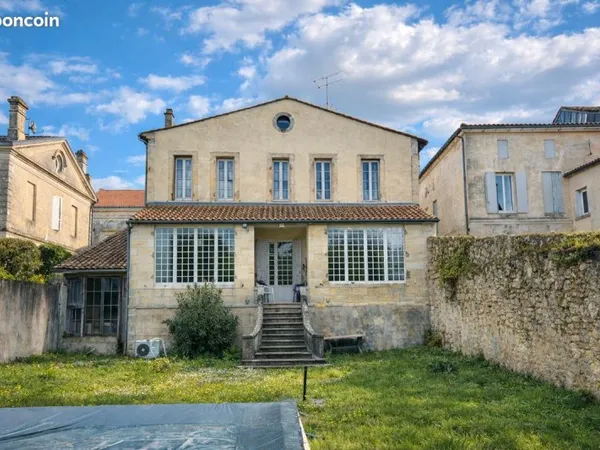 Propriété 8 pièces 250 m²