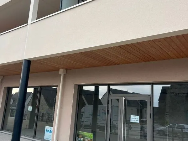 Local commercial 74 m² BONCHAMP LES LAVAL