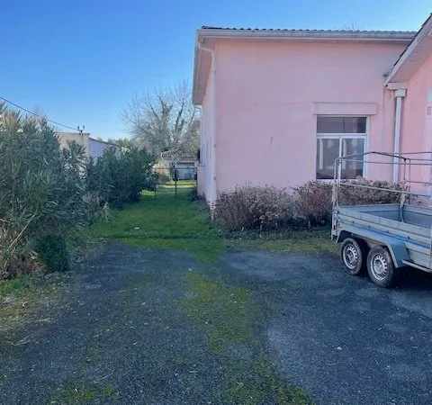 VILLENAVE D'ORNON : MAISON 457 M2 ET TERRAIN DE 1905M2
