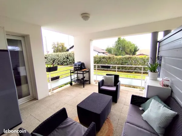 Superbe T2 lumineux avec terrasse couverte, sans vis-à-vis - Anglet / Brindos