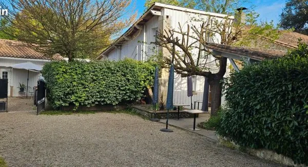 Bâtisse en pierre du XVIII à transformer+maison neuve habitable-grand terrain
