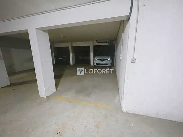 PERPIGNAN - LES REMPARTS - Emplacement de parking