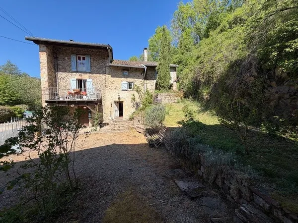 Maison à vendre 8 pièces EMERINGES (69)