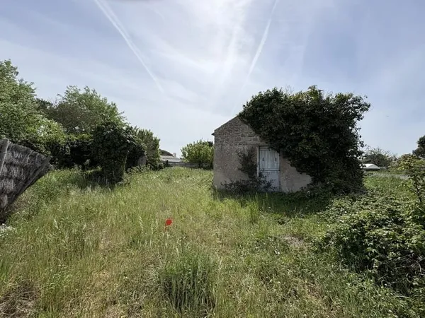 Terrain à bâtir à 50 m de la plage de Mardi Gras - Le Vieil -