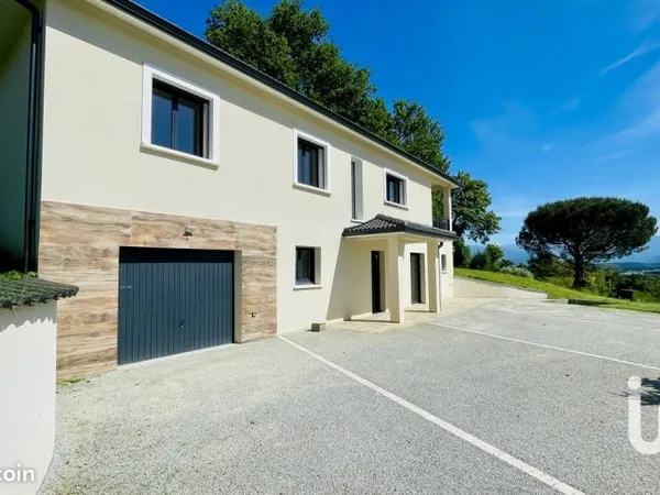 Propriété 6 pièces 137 m²