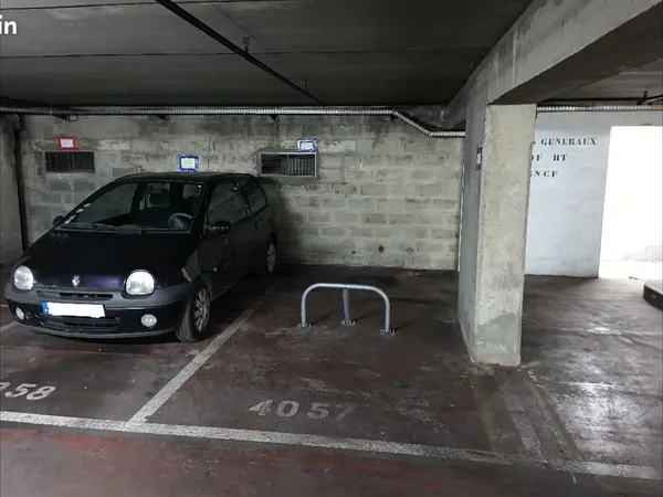 Stationnement Vente Paris   8000€