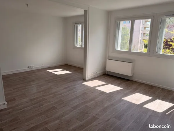 Grand appartement T4 lumineux